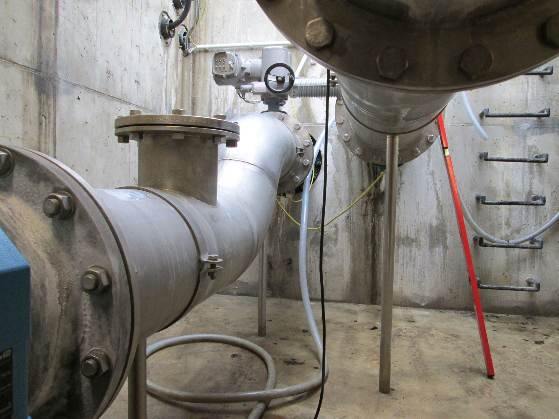 Rohrleitungsbau im Pumpwerk